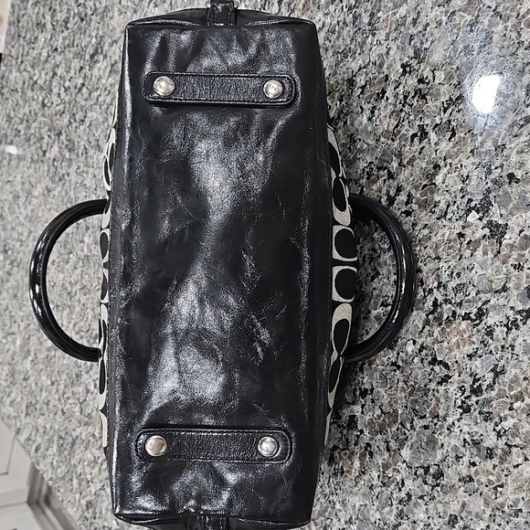 Coach Ashley Signature Satchel - Picture 13 of 16